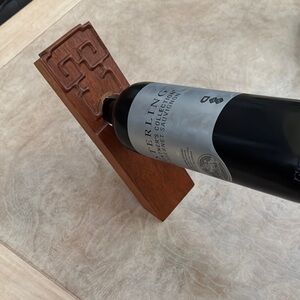 Wine Bottle Holder - Elegant Brown Design